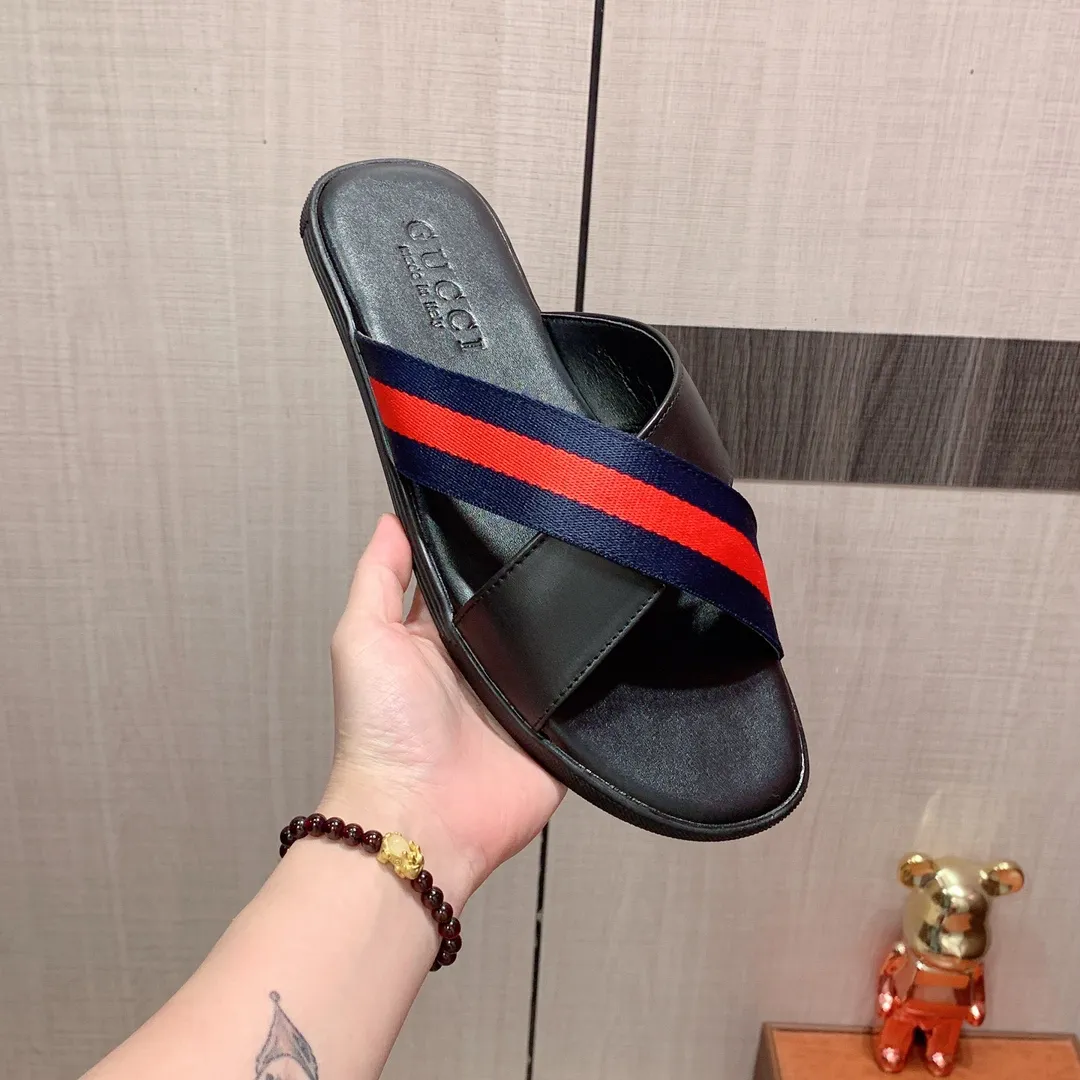 Slippers: New model: Factory price: 240💰💰🎩🎩🔥🔥《 Gucci* 》Series of slippers top purchasing agent🔍🔍Sold at the same time for men, original Italian imported webbing made of selected cowhide, exquisite workmanship,), sole: (super comfortable) original factory special sole, ⚠️exclusive double-layer movable molded sole super comfortable⚠️, real shot🎬the real thing is more beautiful🔍🔍266 regular code 38-44, can be ordered 45.
